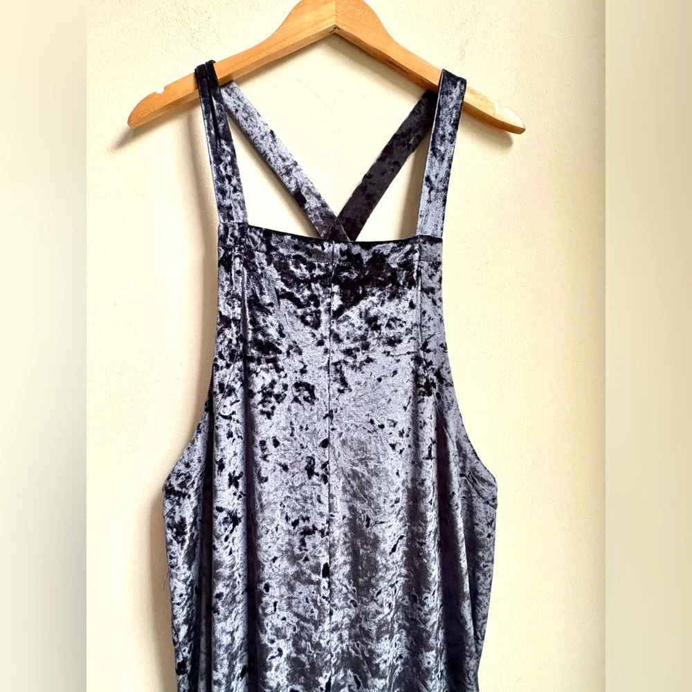 Urban Outfitters Crushed Velvet Black Pantsuit / Jumpsuit small